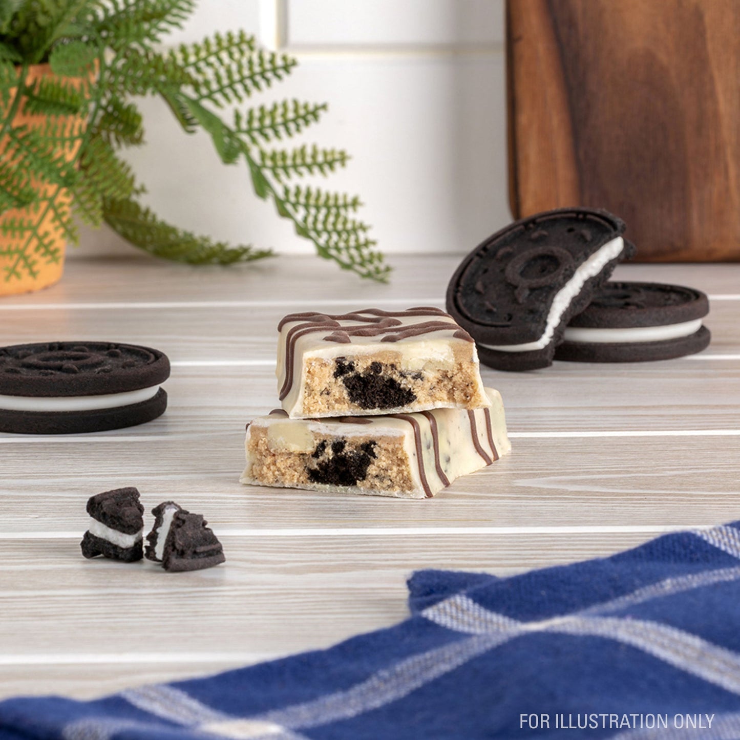 dipped-cookies-and-cream-protein-bars-c2 15807_QN_USA_ProteinBar_CAC_InterimAssetUpdate_Digital-Dipped-ProductCarouselSet_Tabletop1.jpg